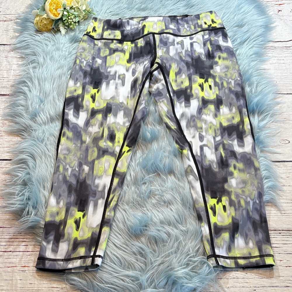 Zella Live in Blur Multi Color Capri Leggings sz S